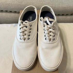Sperry Captain’s CVO canvas sneaker